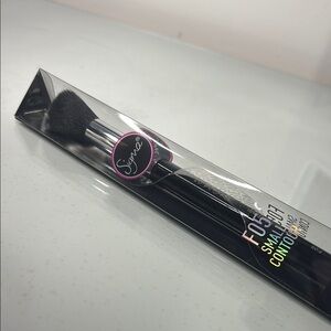 Not for sale - Sigma Beauty F05 Small Contour Brush - Black✨